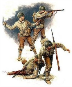 Dibujo del mismo soldado de la II Guerra Mundial en cuatro posiciones de lucha: disparando, corriendo, lanzando una granada y en el suelo.