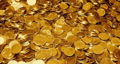 Cientos de monedas de oro