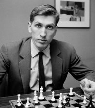 Bobby Fischer ante un tablero
