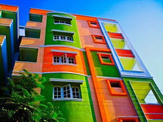 Dibujo de un edificio de múltiples colores