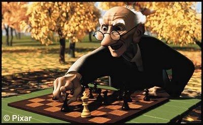 Viejecito jugando al ajedrez